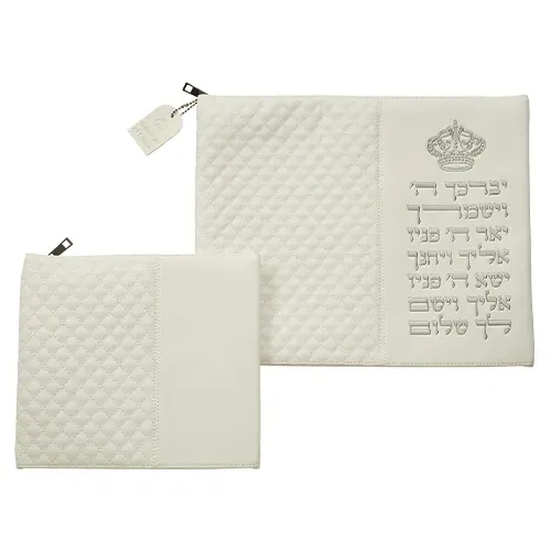 סט טלית דמוי עור - לבן 36*29 ס"מ עם אותיות מוטבעות